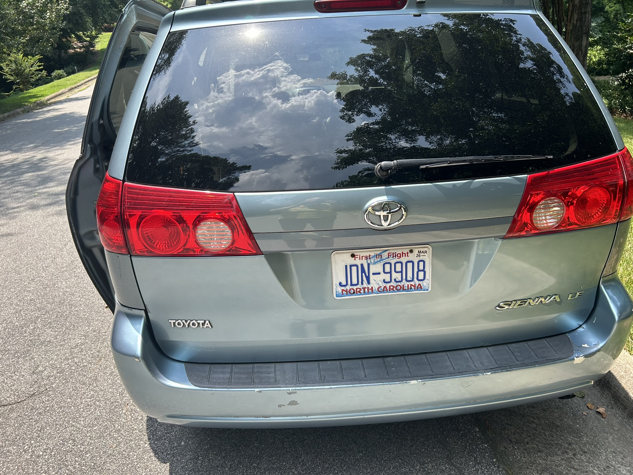 Used 2009 Toyota Sienna LE FWD image 11