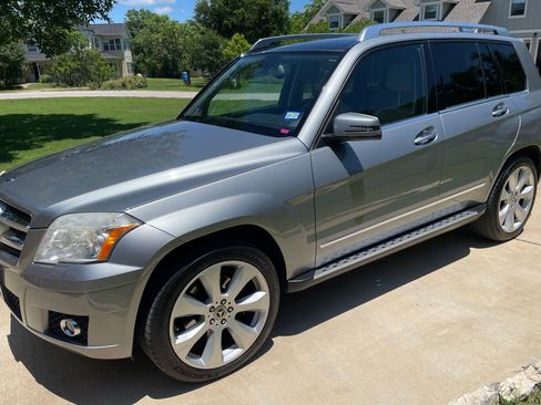 Used 2010 Mercedes-Benz GLK 350 4MATIC image 4