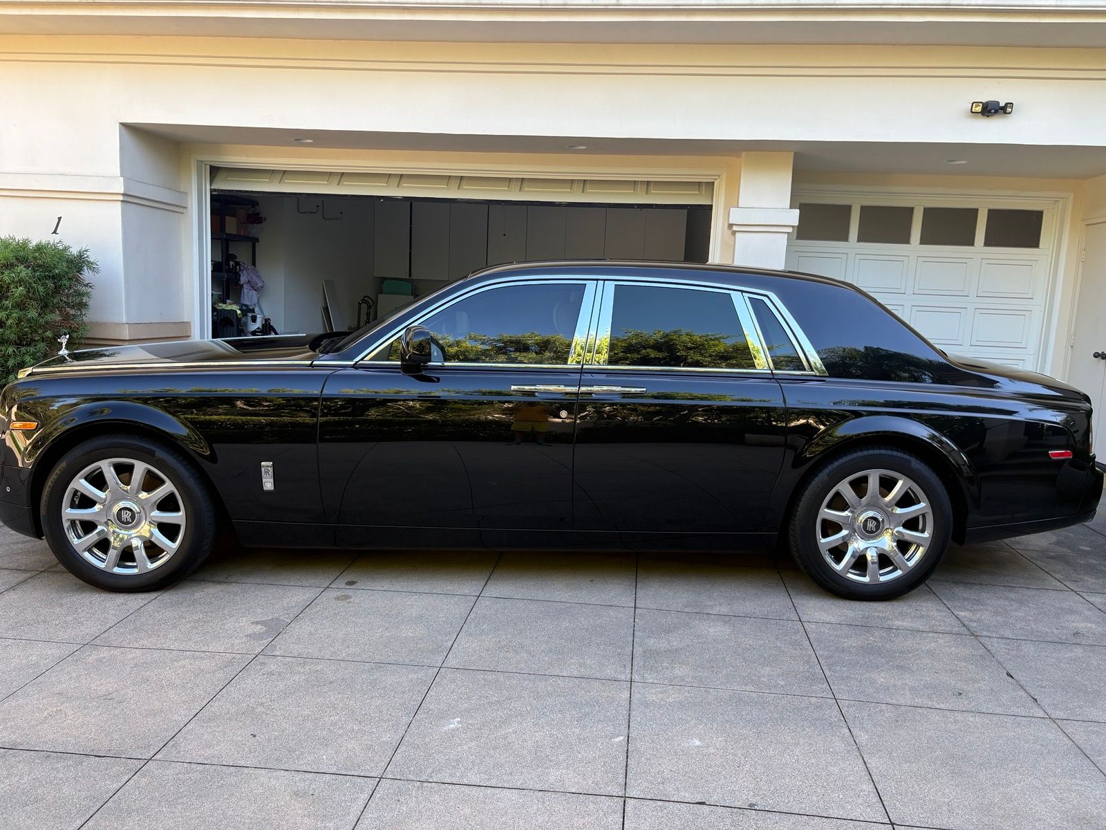 Used 2015 Rolls-Royce Phantom Sedan RWD image 8