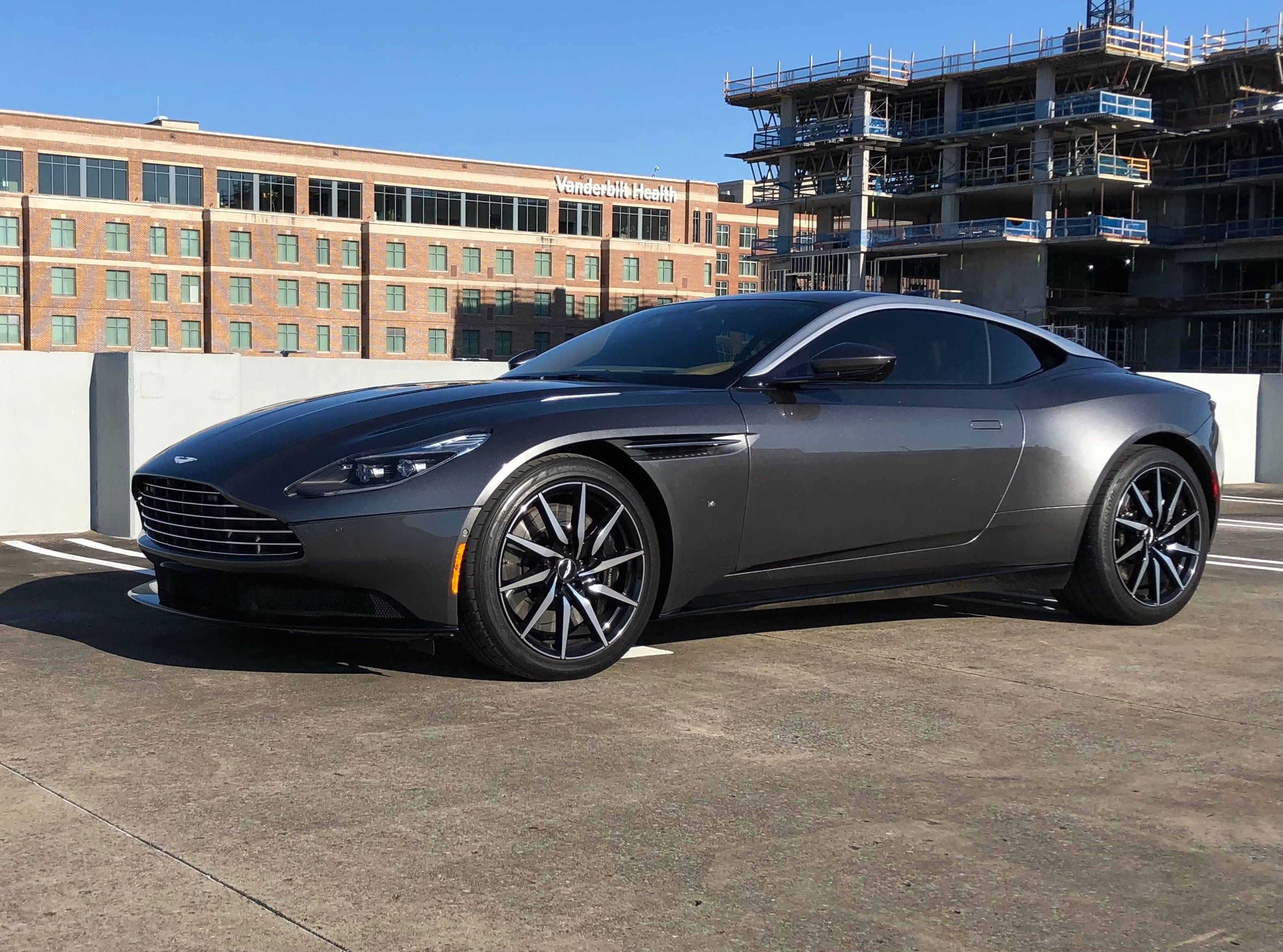 Used 2017 Aston Martin DB11 V12 RWD image 5