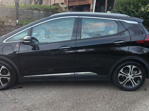 Used 2017 Chevrolet Bolt Premier w/ Driver Confidence II Package image 6