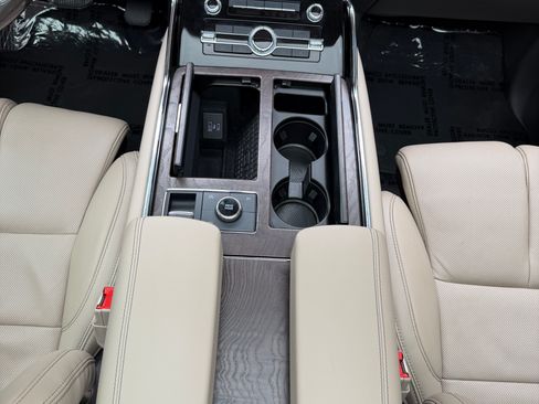 Used 2022 Lincoln Navigator Reserve AWD/4WD image 17