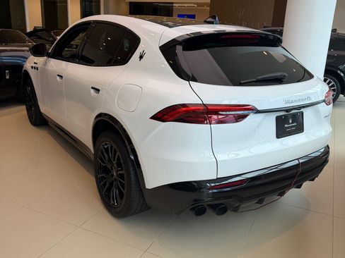 Used 2025 Maserati Grecale Modena image 4