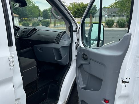 Used 2018 Ford Transit 250 130 Low Roof w/ Exterior Upgrade Package RWD image 24
