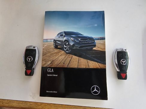 Used 2019 Mercedes-Benz GLA 250 250 Sport Utility 4D image 17