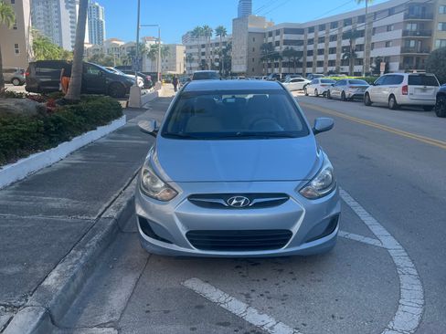 Used 2014 Hyundai Accent GLS image 8