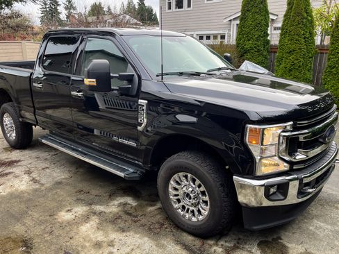 Used 2022 Ford F350 XLT w/ XLT Premium Package AWD/4WD image 1