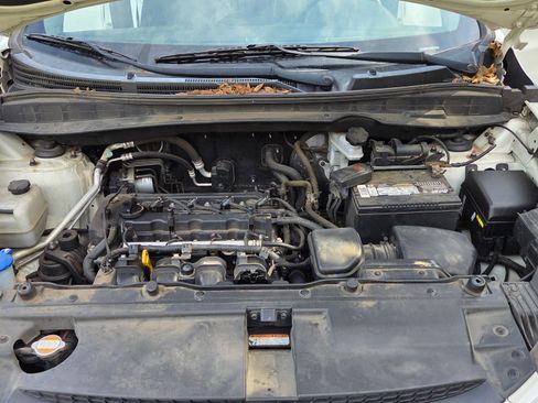 Used 2011 Hyundai Tucson GL image 11