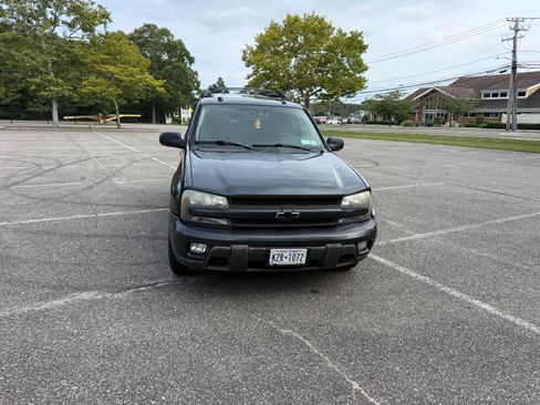 Used 2005 Chevrolet TrailBlazer EXT 4WD image 2