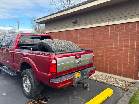 Used 2015 Ford F350 Platinum w/ Snow Plow Prep Package image 9