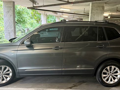Used 2018 Volkswagen Tiguan SE w/ Panoramic Sunroof Package AWD/4WD image 10