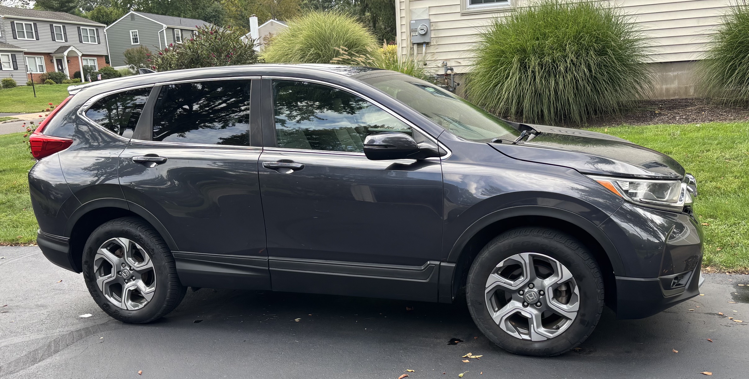 Used 2017 Honda CR-V EX-L image 2