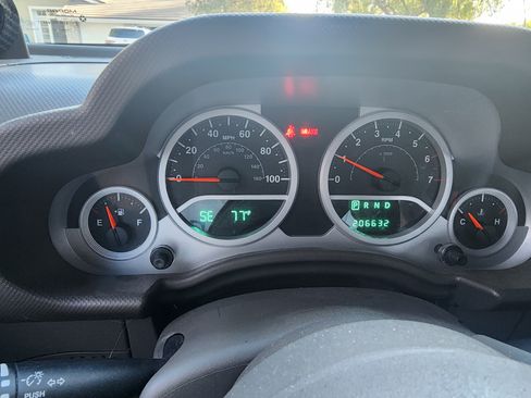 Used 2008 Jeep Wrangler Unlimited Sahara w/ Dual Top Group image 9