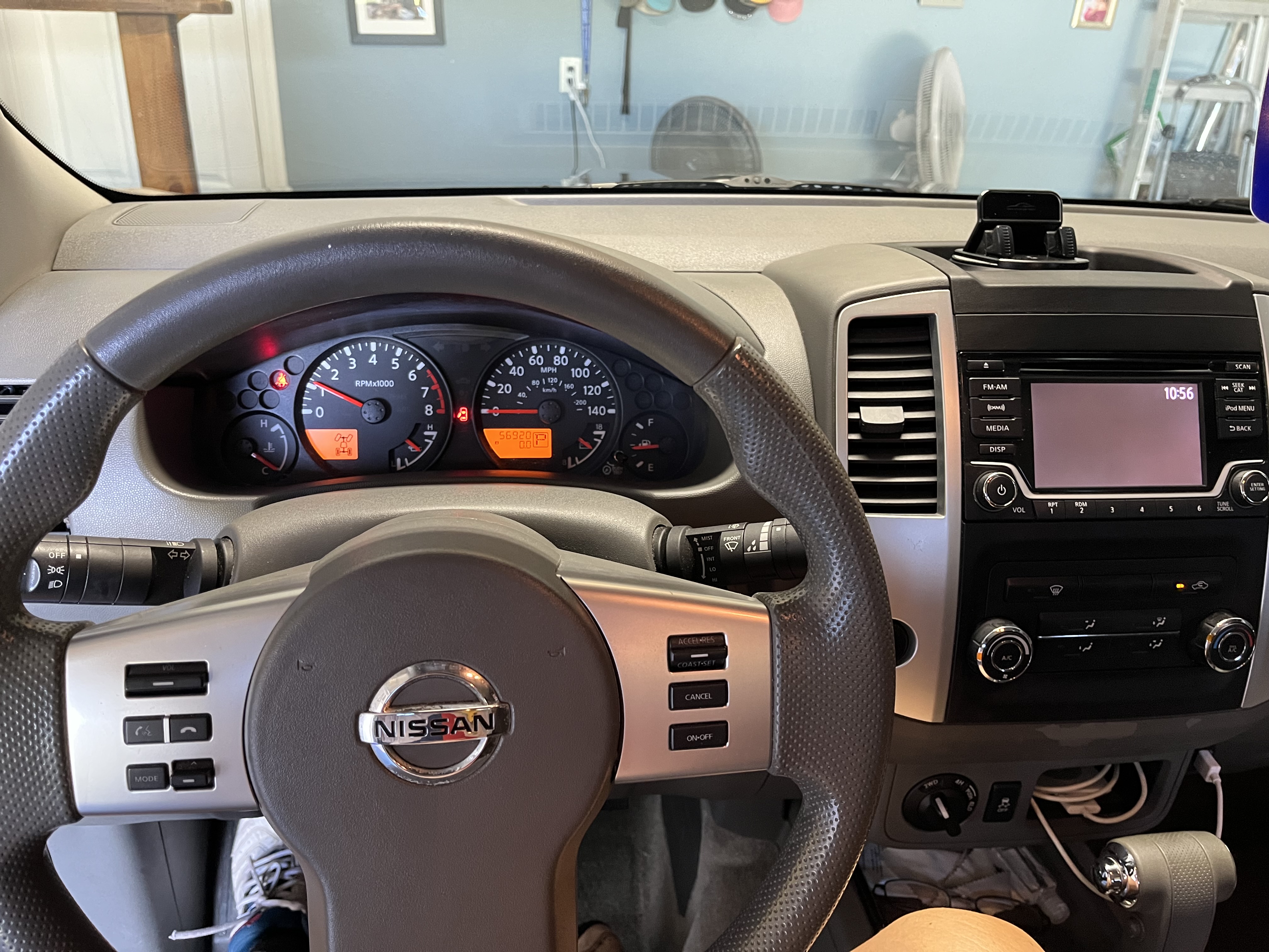 Used 2018 Nissan Frontier SV AWD/4WD image 12
