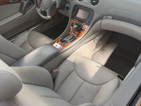 Used 2007 Mercedes-Benz SL 550 image 9