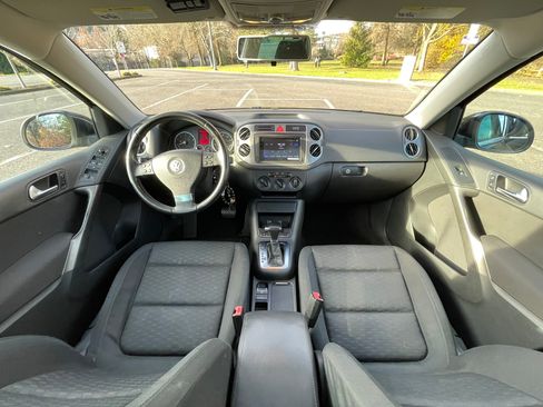 Used 2009 Volkswagen Tiguan SEL image 10