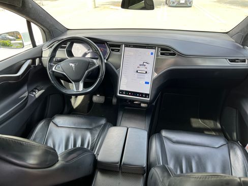 Used 2017 Tesla Model X 75D image 13