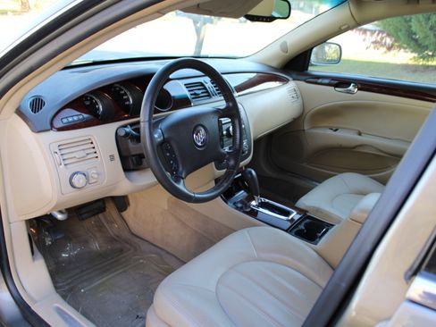Used 2011 Buick Lucerne CXL image 1