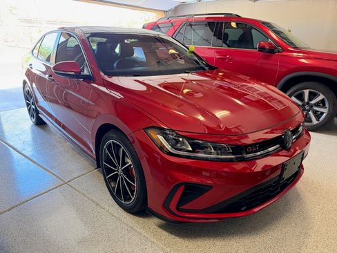 Used 2025 Volkswagen Jetta GLI Autobahn FWD image 20