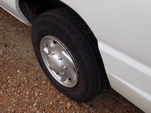 Used 2012 Ford E-250 and Econoline 250 Extended w/ Commercial Cargo Van Pkg image 22