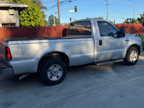 Used 2006 Ford F250 XLT image 5