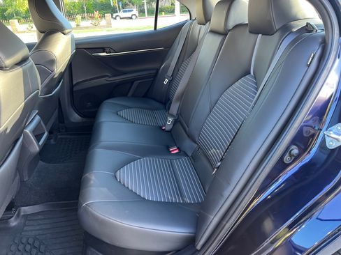 Used 2022 Toyota Camry SE image 18