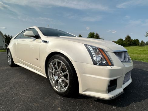 Used 2011 Cadillac CTS V w/ Wood Trim Package image 6