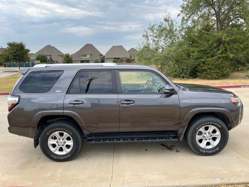 Used 2018 Toyota 4Runner SR5 Premium AWD/4WD image 1