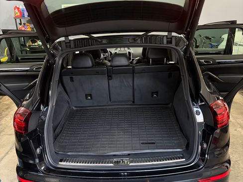 Used 2015 Porsche Cayenne S AWD/4WD image 9