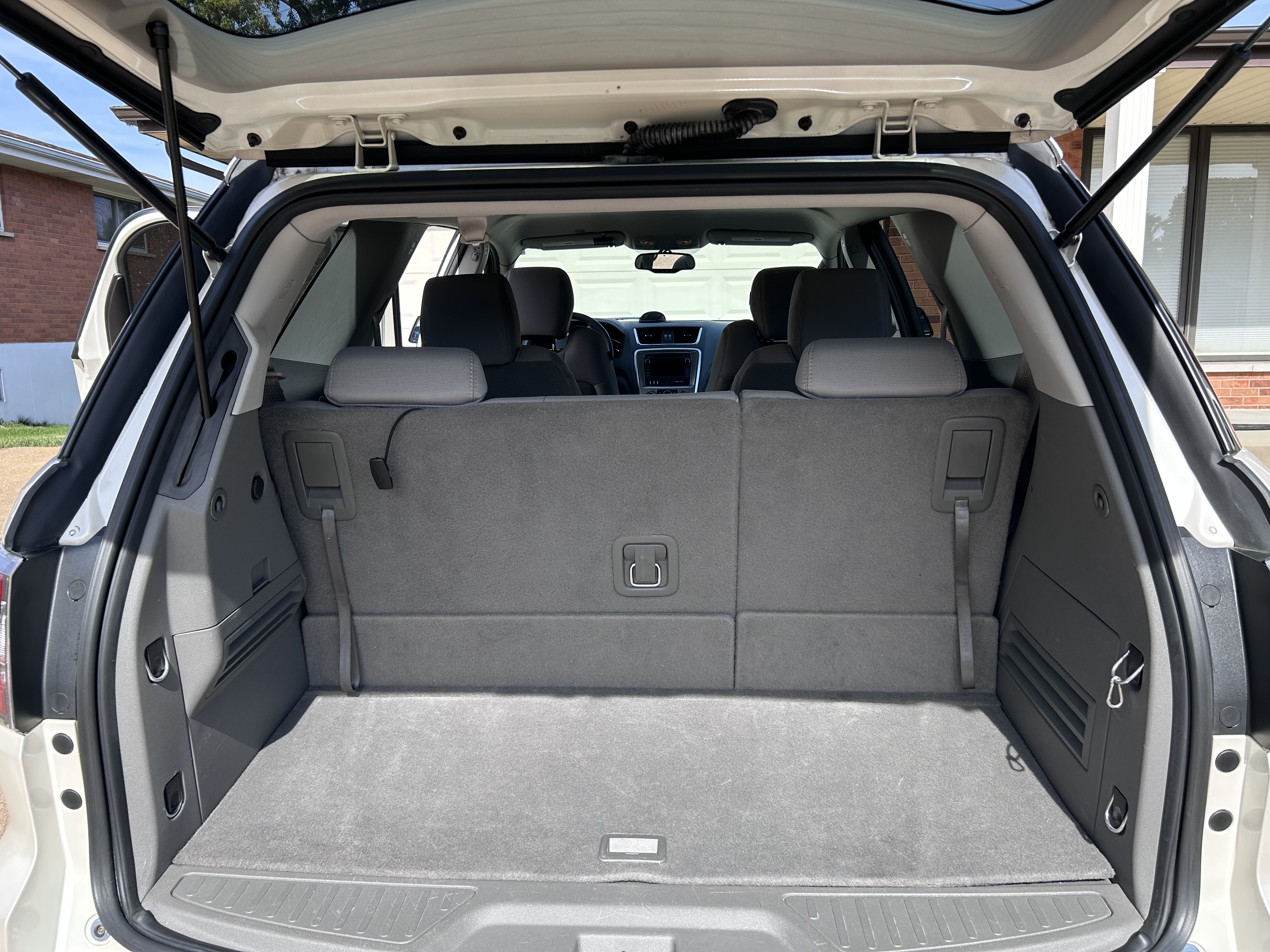 Used 2014 GMC Acadia SLE FWD image 11