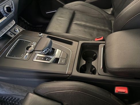 Used 2018 Audi Q5 Prestige w/ Prestige Package image 16