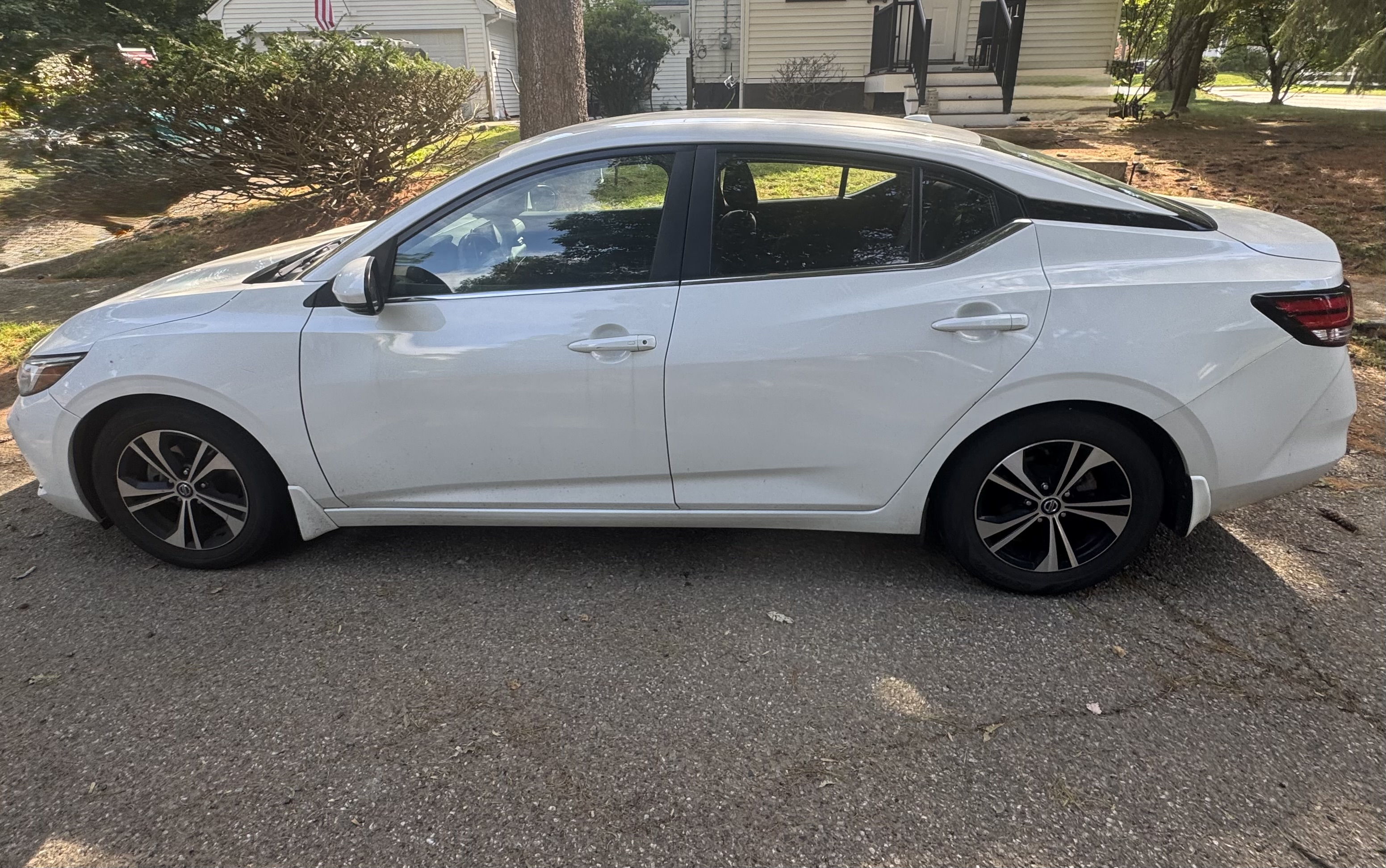 Used 2020 Nissan Sentra SV w/ Trunk Package FWD image 1