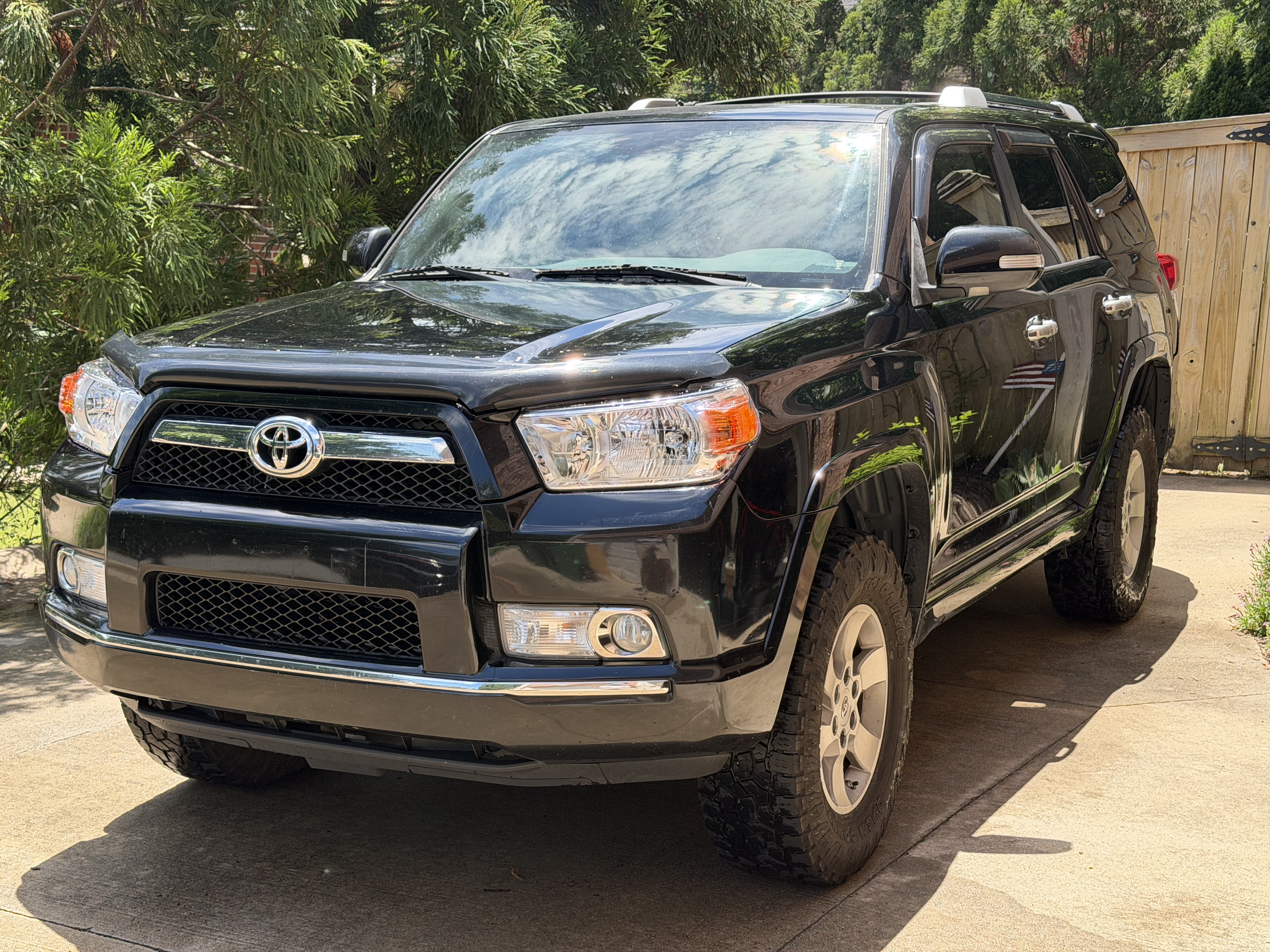 Used 2010 Toyota 4Runner SR5 w/ Convenience Pkg AWD/4WD image 1