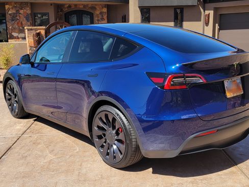 Used 2022 Tesla Model Y Performance image 4
