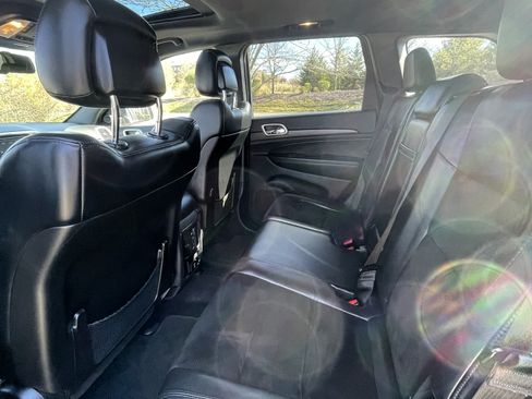 Used 2015 Jeep Grand Cherokee Altitude image 16