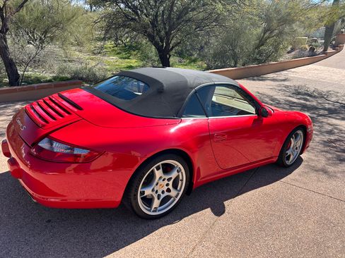 Used 2006 Porsche 911 Carrera S image 2