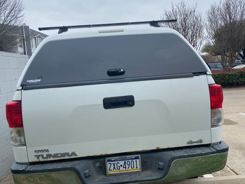 Used 2010 Toyota Tundra 4x4 Double Cab image 4