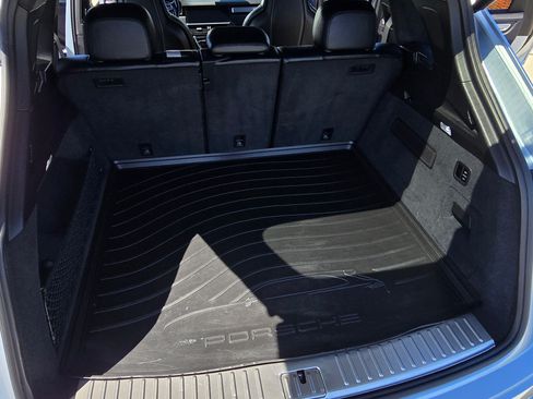 Used 2019 Porsche Cayenne Turbo image 17