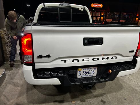 Used 2017 Toyota Tacoma SR w/ Tow Package AWD/4WD image 1