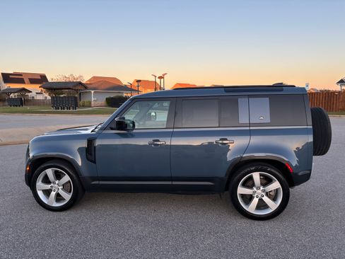 Used 2020 Land Rover Defender 110 HSE image 1