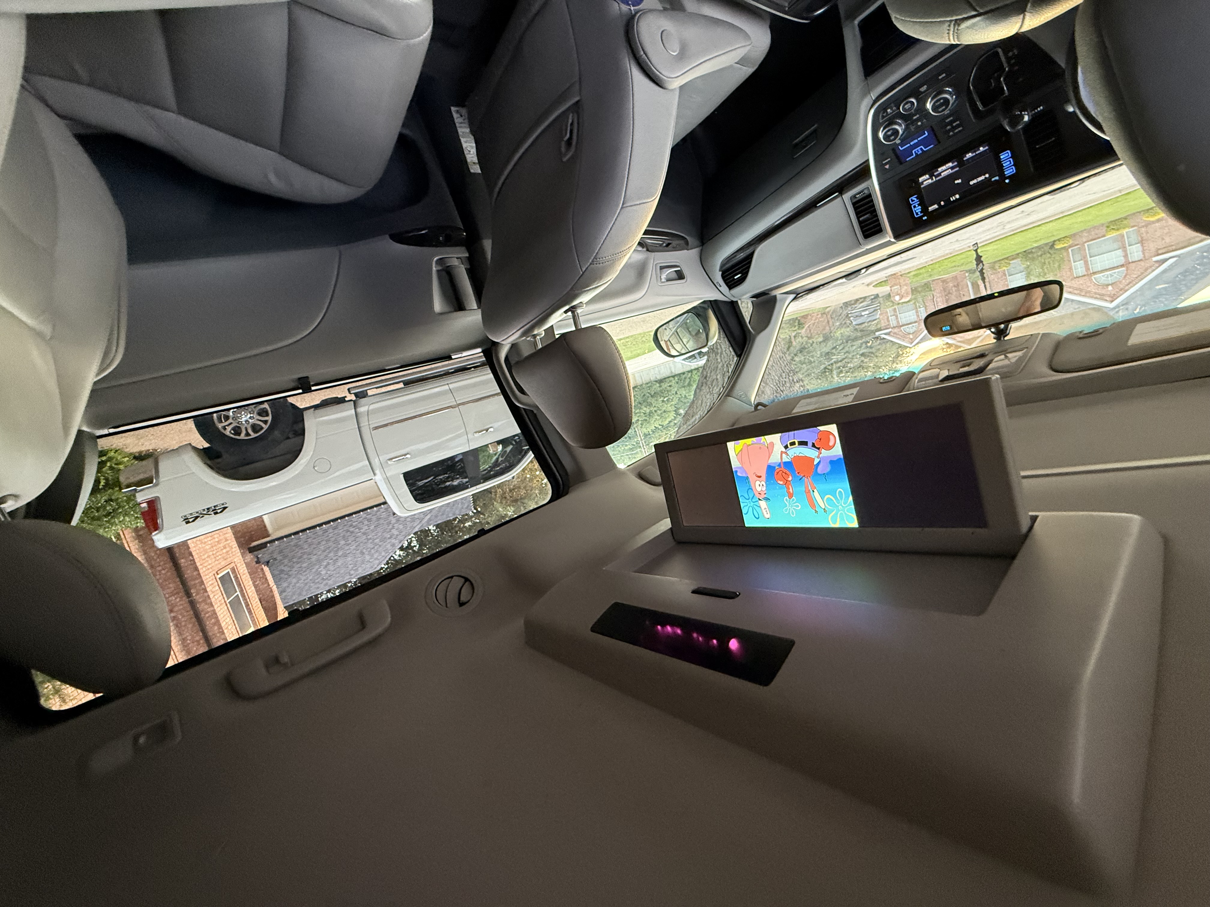 Used 2017 Toyota Sienna XLE Premium FWD image 15