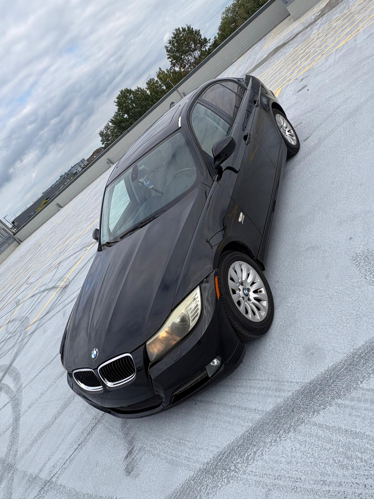 Used 2009 BMW 328i xDrive Sedan AWD/4WD image 5