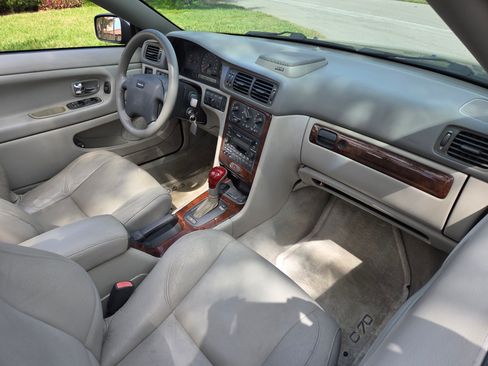 Used 2004 Volvo C70 LT image 13