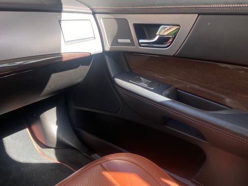 Used 2011 Jaguar XF Supercharged image 12