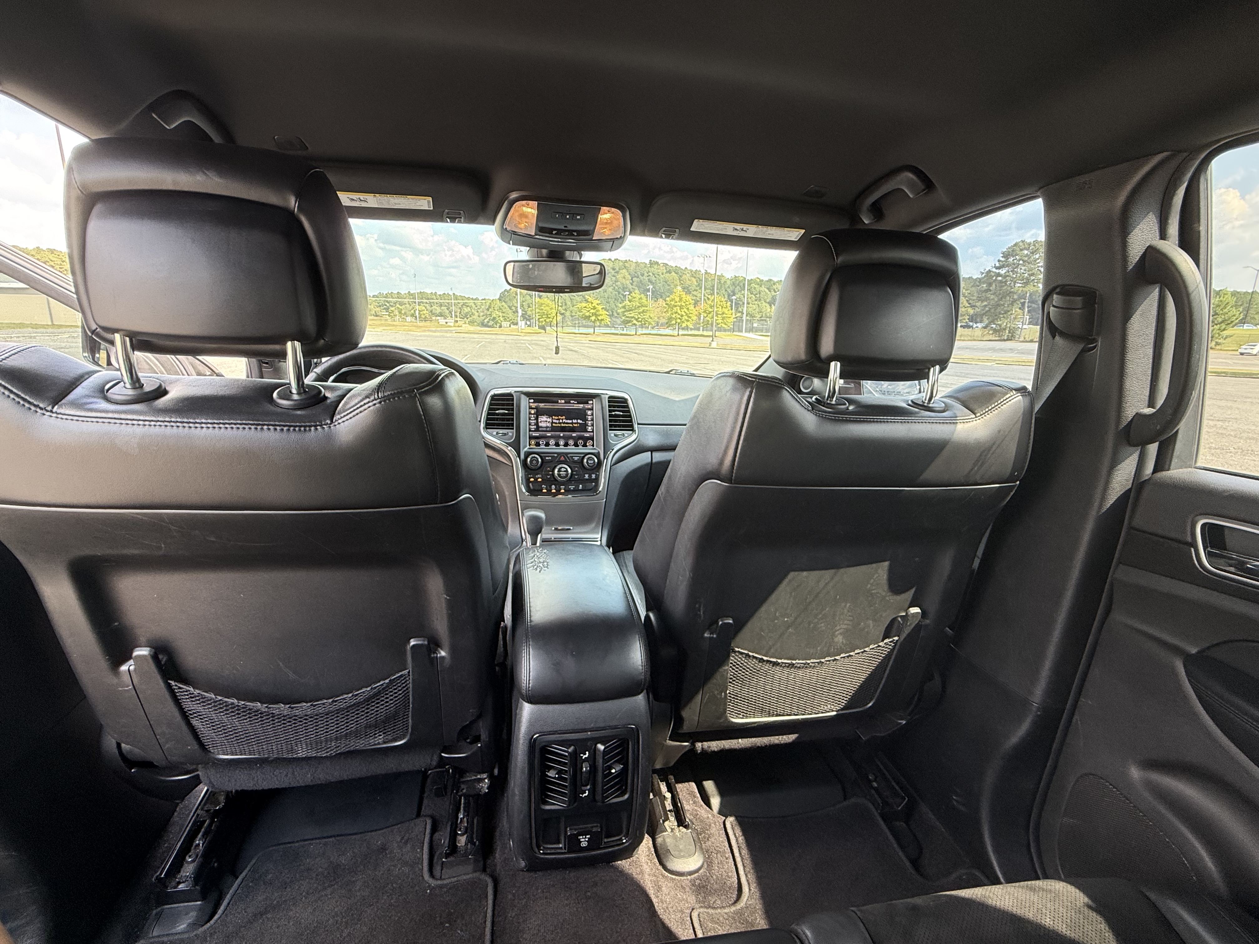 Used 2018 Jeep Grand Cherokee Altitude AWD/4WD image 8