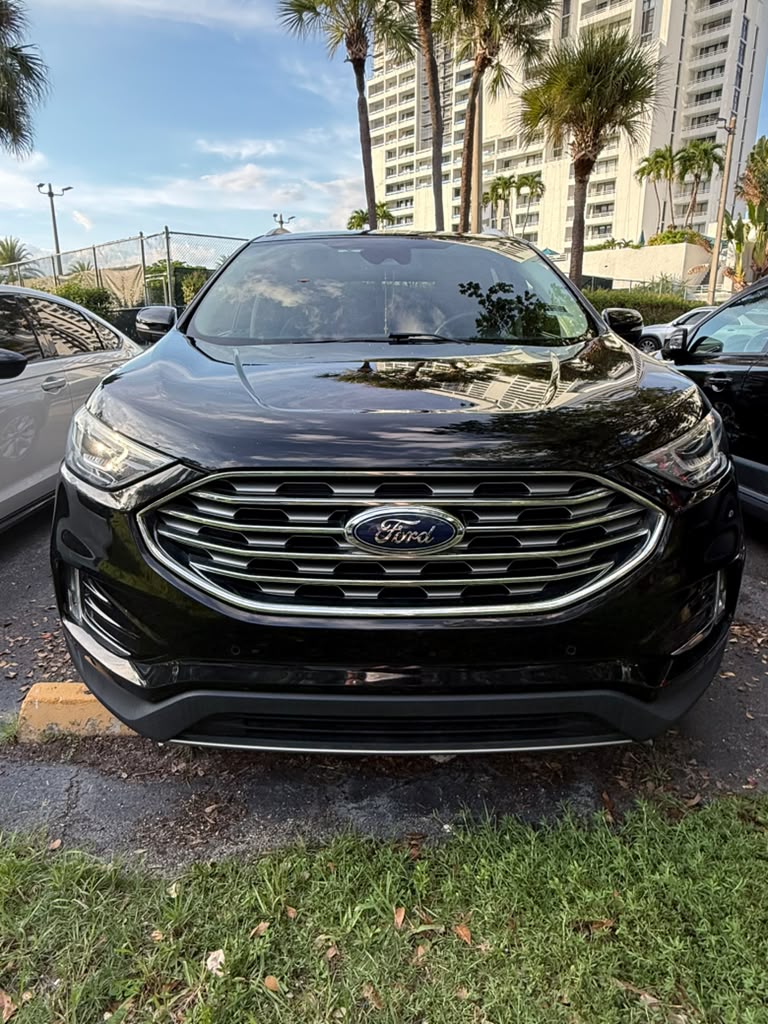 Used 2020 Ford Edge Titanium FWD image 1