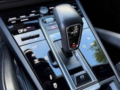 Used 2021 Porsche Cayenne Turbo image 11