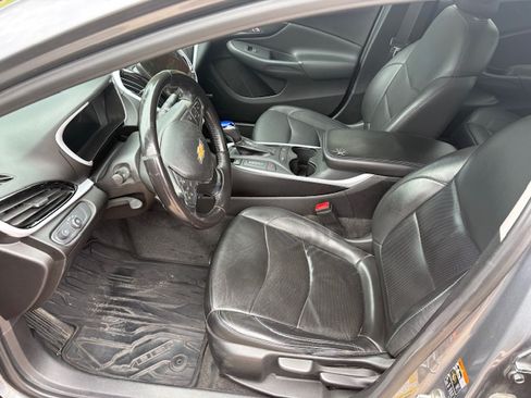 Used 2018 Chevrolet Volt LT w/ Comfort Package image 6