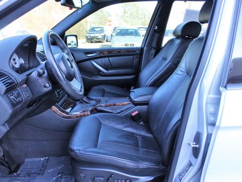 Used 2005 BMW X5 4.8is image 9