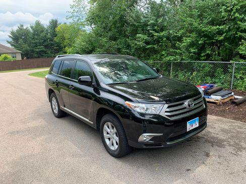 Used 2013 Toyota Highlander SE image 1